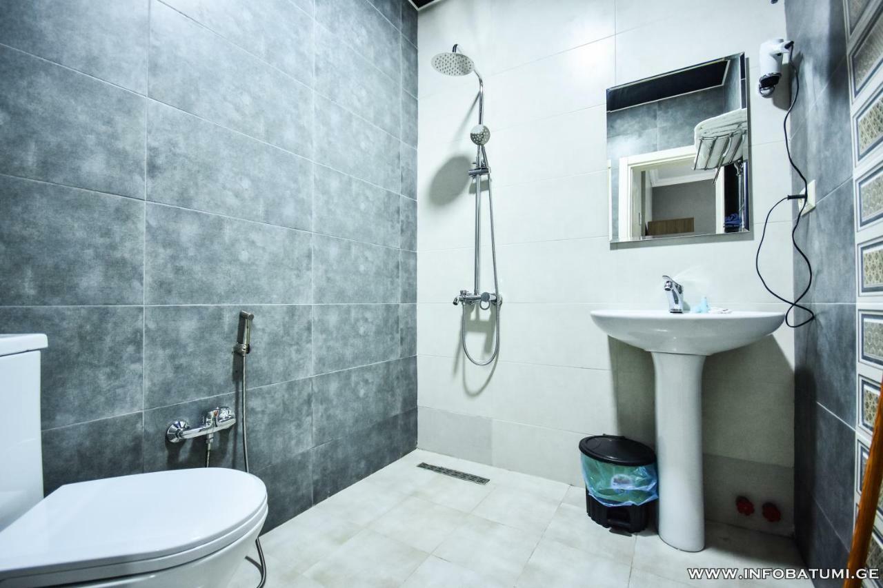 Hotel Wave Батуми Экстерьер фото