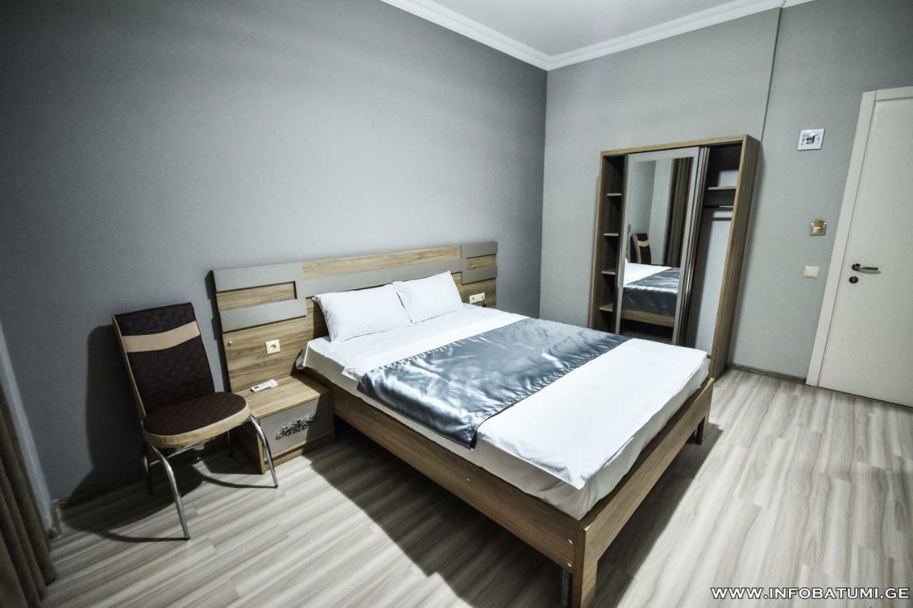 Hotel Wave Батуми Экстерьер фото
