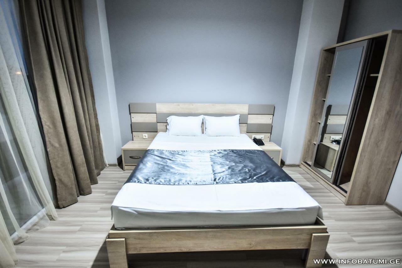 Hotel Wave Батуми Экстерьер фото